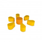 Sitzgruppe, 6 Hocker gelb Höhe 35 cm, 1 Hocker orange Höhe 40 cm, 